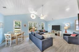 CM4005: 4005 Cameron Blvd.