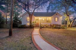 WW2403: 2403 Waterway Blvd.