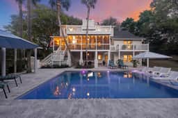 WW2403: 2403 Waterway Blvd.