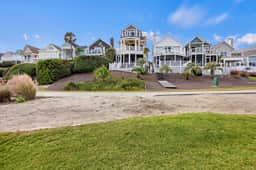OP44: 44 Ocean Point