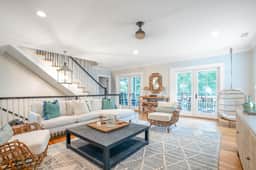 EA2B: 2B Eugenia Avenue