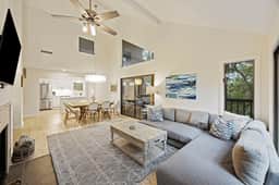 PS4552: 4552 Parkside Villa