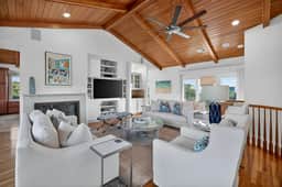 SI3733: 3733 Seabrook Island Road