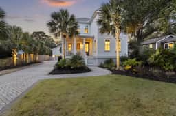 AV9-22: 9 22nd Avenue