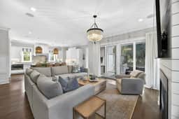 AV9-22: 9 22nd Avenue