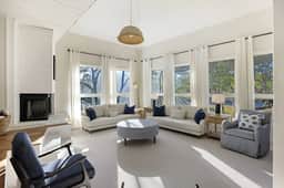 AV4-53: 4 53rd Avenue