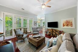 GD253: 253 Governors Drive - Image 2