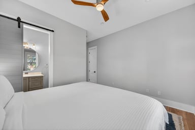 Bedroom 1 - King