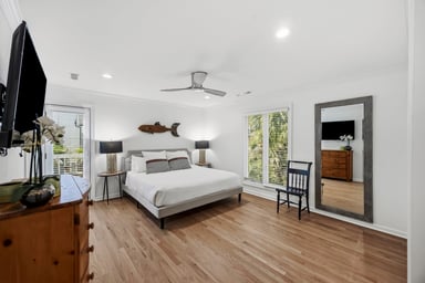 Bedroom 1 - King