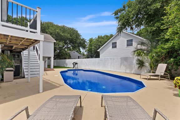 AV4-22: 4 22nd Avenue