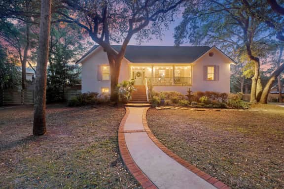 WW2403: 2403 Waterway Blvd.