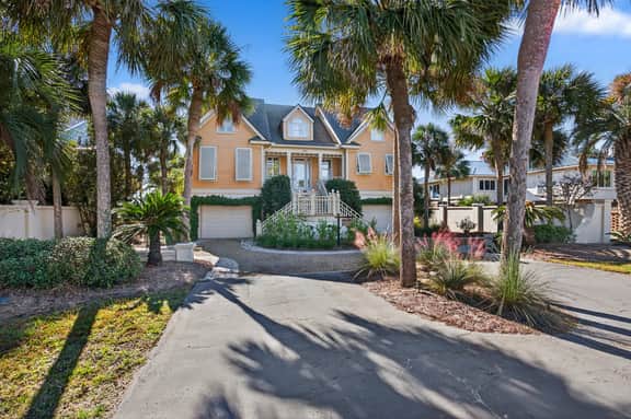 PALM3700: 3700 Palm Blvd.