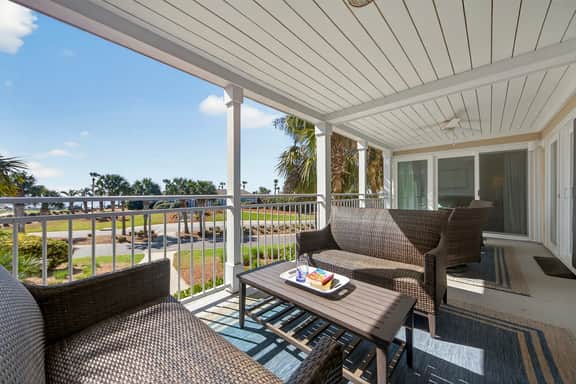 AV2925: 2925 Atrium Villa