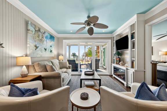 AV2925: 2925 Atrium Villa